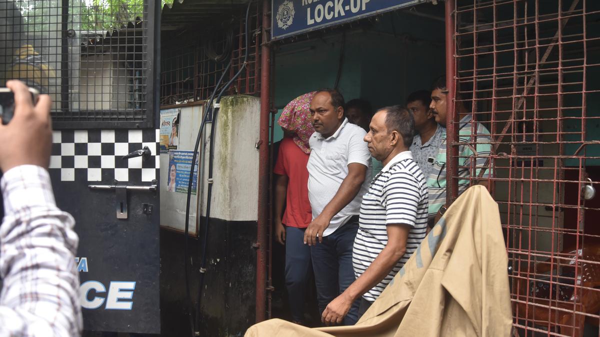 80717 27 6 2025 20 36 43 4 270625SOUTHKOLKATALAWCOLLEGERAPE7