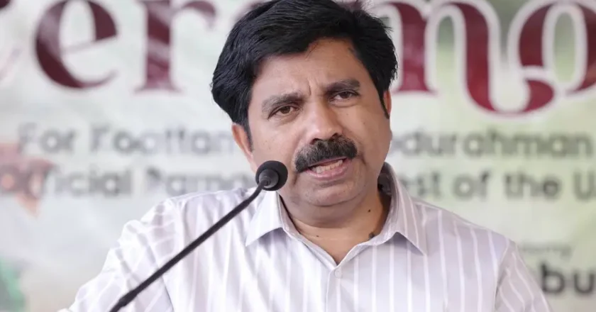 നിലമ്പൂർ എംഎൽഎയായി ആര്യയാടൻ ഷൗക്കത്ത്  സത്യപ്രതിജ്ഞ ചെയ്തു