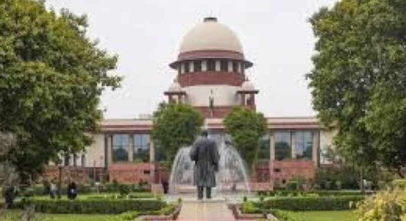 ഭാര്യയുടെ അറിയിപ്പില്ലാതെ ഫോണ്‍ സംഭാഷണം റെക്കോര്‍ഡ് ചെയ്യുന്നത് സ്വകാര്യതയുടെ ലംഘനം അല്ല: സുപ്രീംകോടതി വിധി