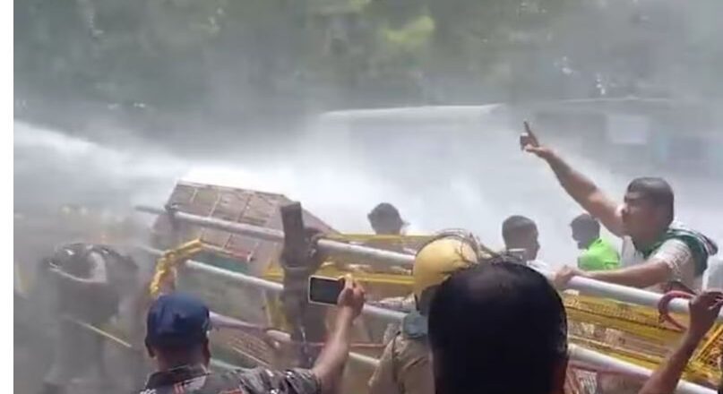 വിദ്യാർത്ഥിയുടെ ആത്മഹത്യ; ഒഡീഷ നിയമസഭയ്ക്ക് പുറത്ത് വൻ പ്രതിഷേധം