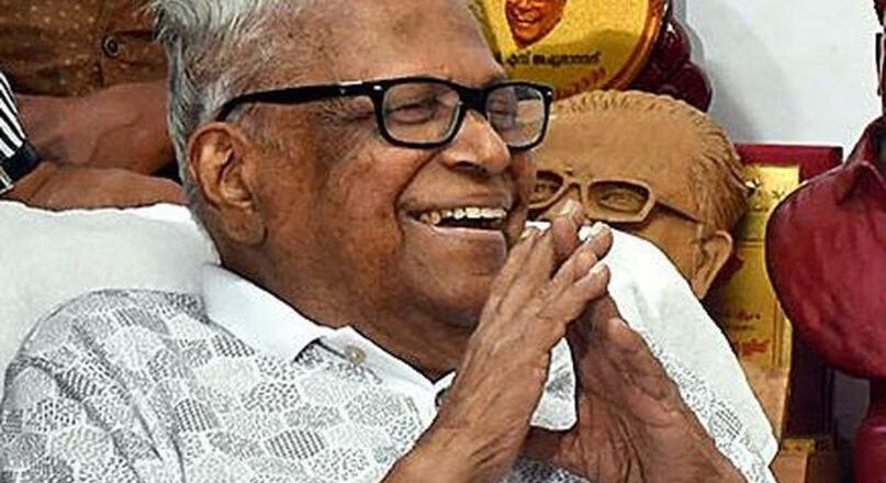 ‘വിഎസിനെ ഭരിച്ചിരുന്നത് മനുഷ്യത്വം’; വേലിക്കകത്ത് വീട്ടിലേക്ക് ജനാവലി