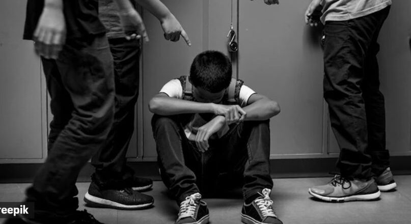 പാടാൻ അറിയില്ലെന്ന് പറഞ്ഞതിന് പ്ലസ് വൺ വിദ്യാർത്ഥിക്ക് ക്രൂരമർദ്ദനം