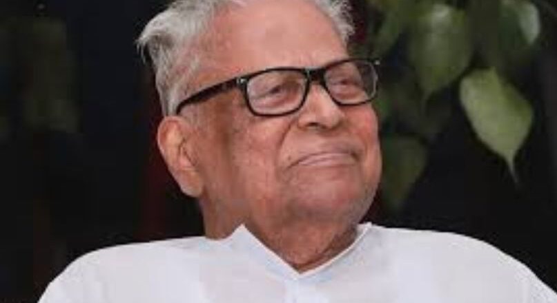 വിപ്ലവ വീര്യത്തിന് വിട; വി. എസിന്റെ മൃതദേഹം എ കെ ജി സെന്ററിൽ പൊതു ദർശനത്തിന് വയ്ക്കും, സംസ്കാരം ബുധനാഴ്ച