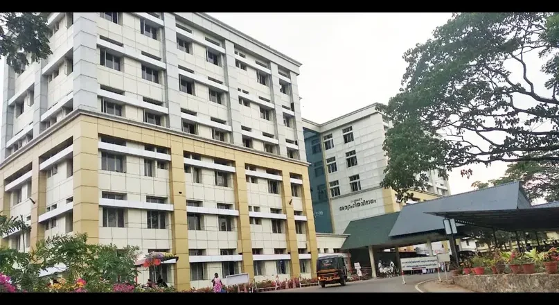 കോട്ടയം മെഡി.കോളജിലെ മൂന്ന് വാർഡുകളുടെ പ്രവർത്തനം പുതിയ ബ്ലോക്കിലേക്ക് മാറ്റി