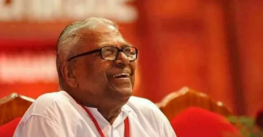 വി എസിൻ്റെ ആരോഗ്യ നിലയിൽ മാറ്റമില്ല; ഡയാലിസിസ് ചികിത്സ തുടങ്ങി