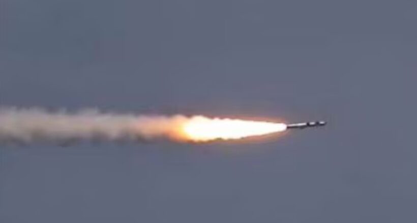 ഇസ്രയേലിലേക്ക് ബാലസ്റ്റിക് മിസൈലുകള് തൊടുത്ത് യെമന്: പൗരന്മാര്ക്ക് ജാഗ്രത നിര്ദേശം നല്കി ഇസ്രയേല്