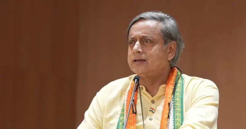 ‘കേരളത്തിലെ പൊതു ആരോഗ്യരംഗം പ്രതിസന്ധിയില്’: ശശി തരൂര്