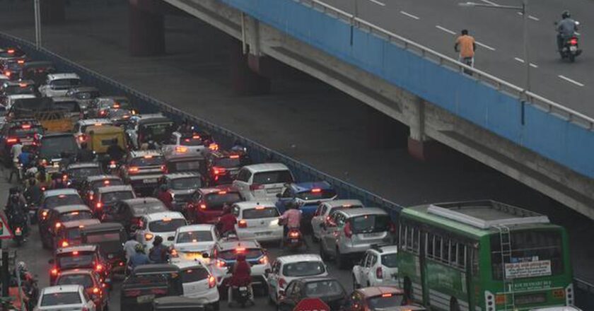 കൊച്ചിയിലെ ഗതാഗതക്കുരുക്ക് പരിഹരിക്കാന്‍ സിഗ്നല്‍ ഓഫാക്കി പൊലീസുകാര്‍ നേരിട്ടിറങ്ങണം;ഹൈക്കോടതി