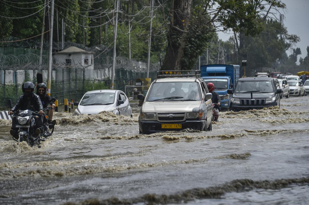 12205 28 8 2025 18 27 19 4 12 FLASH FLOODS SGR 28 08 2025