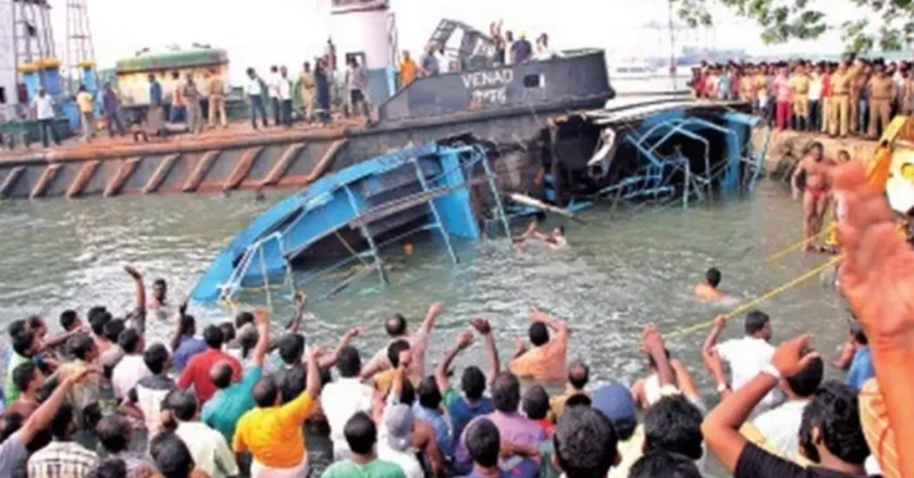 11 പേരുടെ ജീവൻ അപഹാlരിച്ച ഫോർട്ട്കൊച്ചി യാത്ര&nbsp; ദുരന്തത്തിന് ഒരു പതിറ്റാണ്ട്