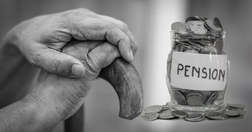 ക്ഷേമ പെന്‍ഷന്‍കാര്‍ക്ക് സർക്കാരിന്റെ ഓണ സമ്മാനം; കുടിശ്ശികയടക്കം രണ്ട് മാസത്തെ പെന്‍ഷന്‍ അനുവദിച്ചു.