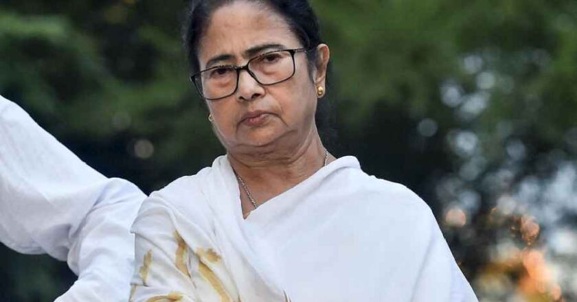 പ്രധാനമന്ത്രിമാരെ കുറിച്ച് ‘തുറന്നെഴുതാന്‍’ മമത ബാനര്‍ജി; പുസ്തകം അടുത്ത വർഷം