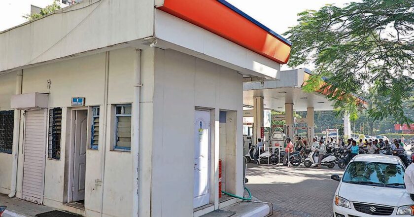 പെട്രോള്‍ പമ്പുകളിലെ ടോയ്‌ലെറ്റ് പൊതുജനങ്ങള്‍ക്കും ഉപയോഗിക്കാം; ഉത്തരവിറക്കി ഹൈക്കോടതി