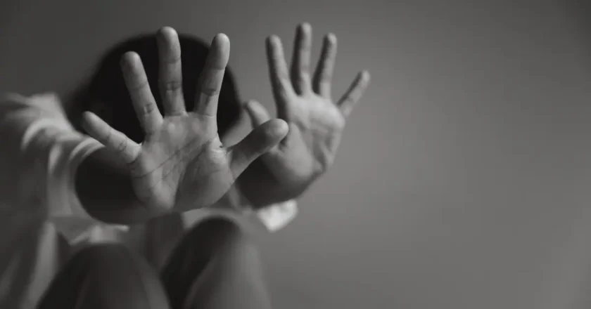 വിദ്യാർത്ഥിനിയെ   ഇരുട്ടുമുറിയിൽ അടച്ചുപൂട്ടി; സംഭവത്തിൽ അന്വേഷണത്തിന് നിർദേശിച്ച് മന്ത്രി