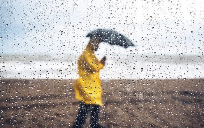 ഇരട്ടച്ചക്രവാതച്ചുഴിയുടെ സ്വാധീനഫലമായി  സംസ്ഥാനത്ത് ഇടിമിന്നലോട് കൂടിയ ശക്തമായ മഴയ്ക്ക് സാധ്യത ; യെല്ലോ അലര്‍ട്ട് പ്രഖ്യാപിച്ചു