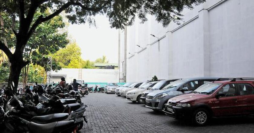 കൊച്ചിയിലെ പാര്‍ക്കിങ് പ്രശ്‌നങ്ങള്‍ക്ക് പരിഹാരം; വിപുല പദ്ധതി ആവിഷ്കരിച്ച് കൊച്ചി മെട്രോ റെയിൽ