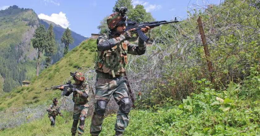 ഗുദ്ദര്‍ വനമേഖലയിലെ   സൈനിക ഏറ്റുമുട്ടലില്‍ രണ്ട്  രണ്ട് ഭീകരർ കൊല്ലപ്പെട്ടു