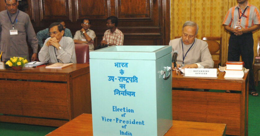ഇന്ത്യയുടെ പുതിയ ഉപരാഷ്ട്രപതിയെ ഇന്ന് തെരഞ്ഞെടുക്കും ; വോട്ടെടുപ്പ് ആരംഭിച്ചു