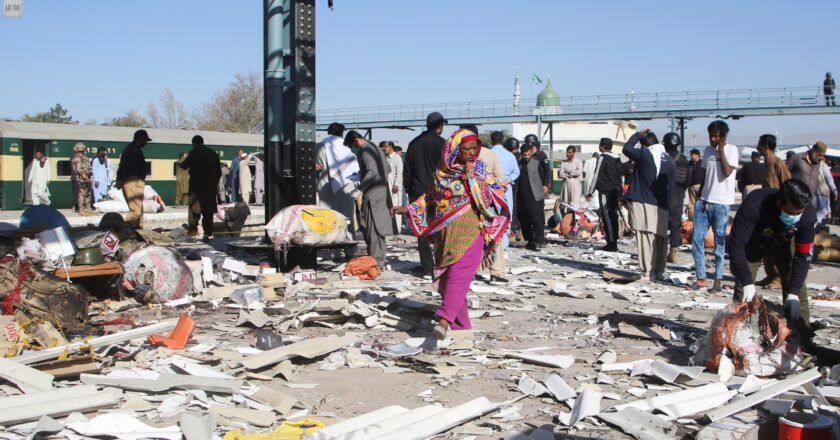 പാകിസ്ഥാനില്‍ ചാവേര്‍ ആക്രമണം; 14 പേര്‍ കൊല്ലപ്പെട്ടു