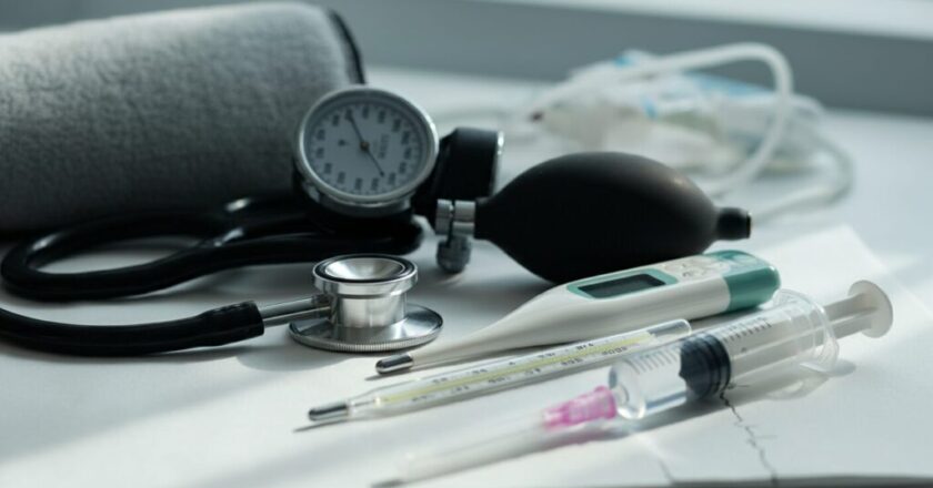 തിരുവനന്തപുരത്ത് യൂറോളജി ശസ്ത്രക്രിയകൾ നിർത്തി; മതിയായ ഉപകരണങ്ങളില്ല ,  താത്കാലിക ഇടപെടലിൽ 100 കോടി അനുവദിച്ചു