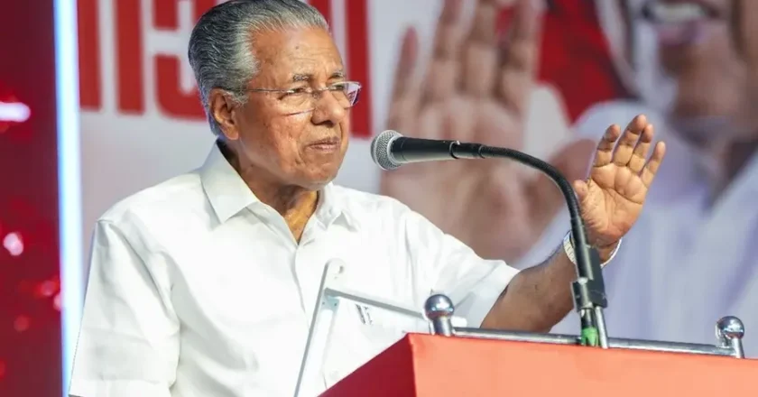 മില്ലുടമകളെ ക്ഷണിച്ചില്ല;യോഗത്തിൽ നിന്നും ക്ഷുഭിതനായി ഇറങ്ങിപ്പോയി മുഖ്യമന്ത്രി