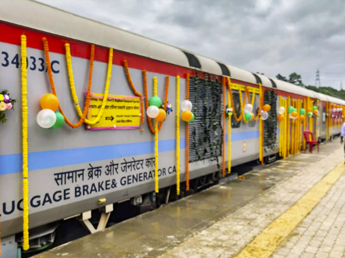 pm modi inaugurates mizorams first railway line