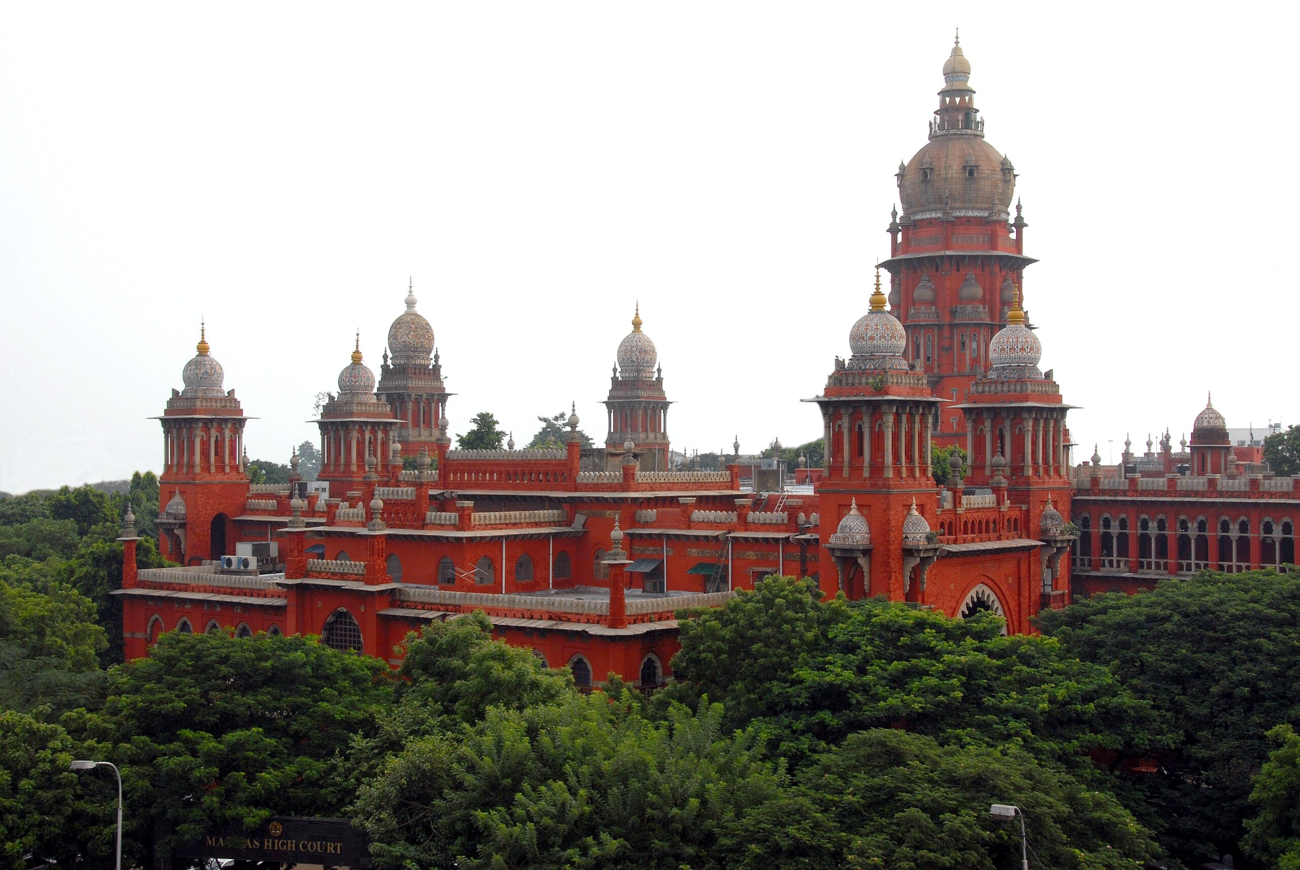 Chennai High Court scaled