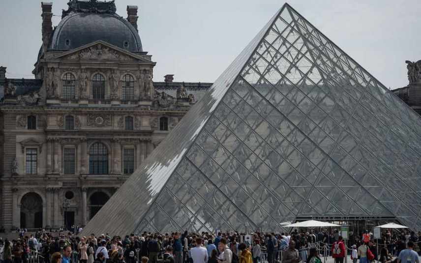 Louvre Museum 1