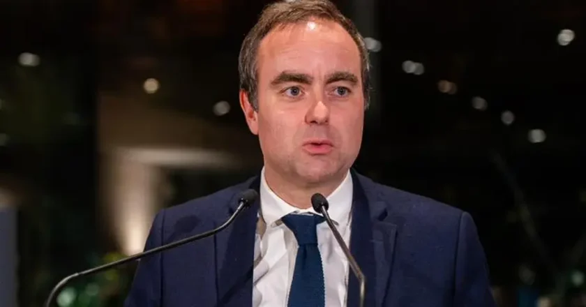 ഫ്രാൻസ് പ്രധാനമന്ത്രി സെബാസ്റ്റ്യൻ ലെകോർണു രാജിവച്ചു