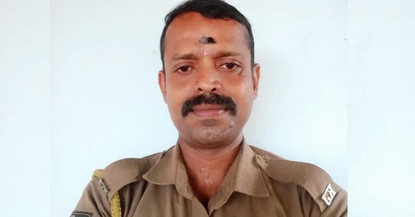 അവയവം മാറ്റിവയ്ക്കലിൽ ചരിത്ര നേട്ടവുമായി കോട്ടയം മെഡിക്കൽ കോളേജ് മൂന്നുപേർക്ക് പുതുജീവിതം നൽകി ഓർമയായ അനീഷിന് ആദരാഞ്ജലി അര്‍പ്പിച്ച് മന്ത്രി വീണാ