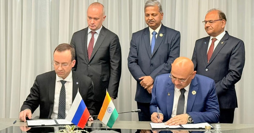 ആദ്യമായി യാത്രാവിമാനം നിര്‍മിക്കാനൊരുങ്ങി ഇന്ത്യ; ധാരണാപത്രം ഒപ്പിട്ടു