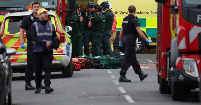 മാഞ്ചസ്റ്ററിൽ സിനഗോഗിനു നേരേ ആക്രമണം: രണ്ട് പേർ കൊല്ലപ്പെട്ടു, അക്രമിയെ പൊലീസ് വെടിവച്ചു കൊന്നു