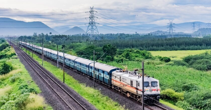 ബുക്ക് ചെയ്ത ടിക്കറ്റുകളുടെ യാത്രാ തീയതി മാറ്റാം: സംവിധാനം ഒരുക്കി ഇന്ത്യൻ റെയിൽവെ