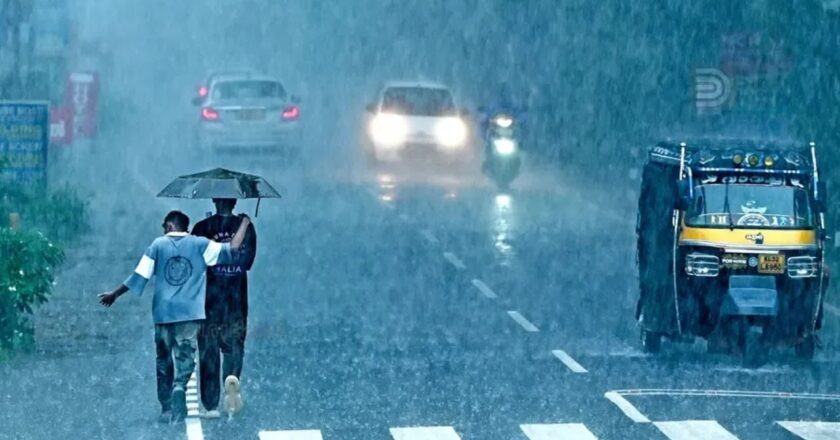 സംസ്ഥാനത്ത് അതിതീവ്ര മഴ മുന്നറിയിപ്പ്; മൂന്ന് ജില്ലകളില് റെഡ് അലേർട്ട്