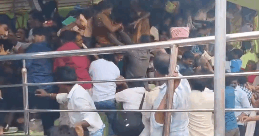 ശ്രീകാകുളം വെങ്കടേശ്വര ക്ഷേത്രത്തില്‍ ആള്‍ക്കൂട്ട ദുരന്തം; 12 പേര്‍ മരണം