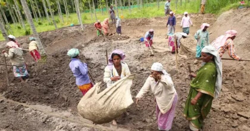 പുതിയ രൂപത്തിൽ MGNREGA: തൊഴിൽ ദിനങ്ങൾ 125 ആക്കുന്നു; പേര് മാറ്റാൻ ആലോചന