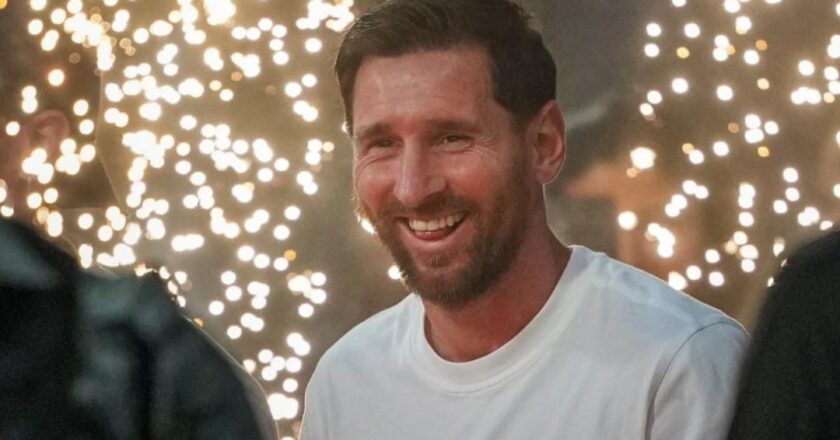 മെസ്സി ഡൽഹിയിൽ: ഒരു കോടി രൂപയുടെ ഹസ്തദാനം!