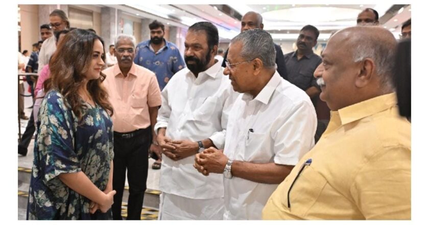 മുഖ്യമന്ത്രിയുടെ ക്രിസ്മസ് വിരുന്നിൽ തിളങ്ങി ഭാവന; ചിത്രങ്ങൾ പങ്കുവെച്ച് മന്ത്രി വി. ശിവൻകുട്ടി