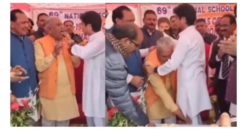 31-കാരനായ മകന്റെ കാൽ തൊട്ട് വന്ദിച്ച് 73-കാരനായ എംഎൽഎ; വീഡിയോ വൈറൽ