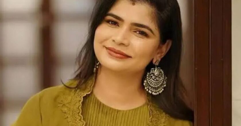 അതിക്രമം കാട്ടുന്നവരെ നാണംകെടുത്തണം; പെൺകുട്ടികളോട് ചിന്മയി ശ്രീപദ