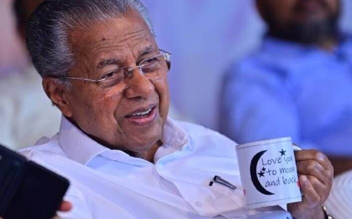 ഒരു കപ്പിലെ വാചകം, രാഷ്ട്രീയമായ കരുതല്; അതിജീവിതയ്ക്ക് ഐക്യദാർഢ്യവുമായി മുഖ്യമന്ത്രി