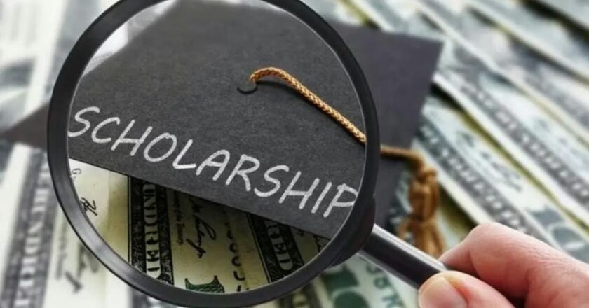 പിന്നാക്ക-ന്യൂനപക്ഷ ക്ഷേമത്തിന് 200 കോടി; വിദേശ പഠനത്തിന് പുതിയ സ്കോളർഷിപ്പ് പദ്ധതിയുമായി ബജറ്റ്