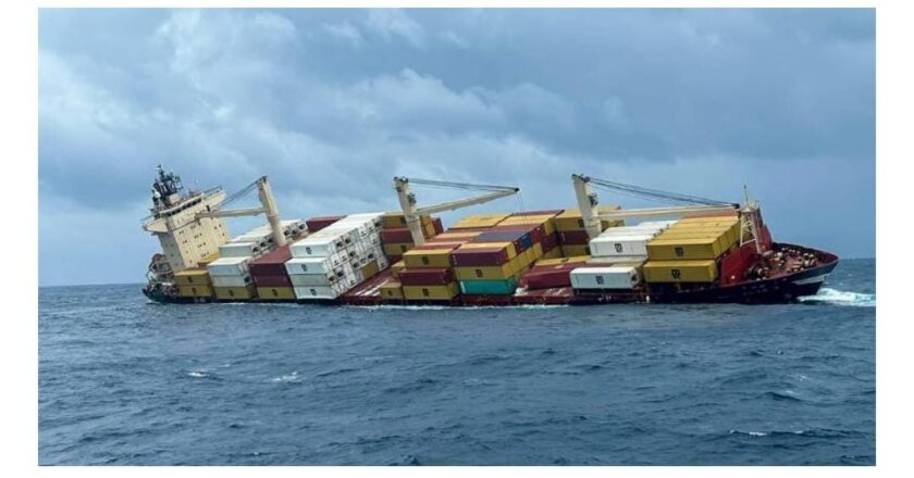 കപ്പലപകടം: 1227 കോടി രൂപ ബാങ്ക് ഗാരന്റി കെട്ടിവെച്ചു; ‘എംഎസ് സി അകിറ്റേറ്റ-2’ കപ്പൽ വിട്ടയച്ചു