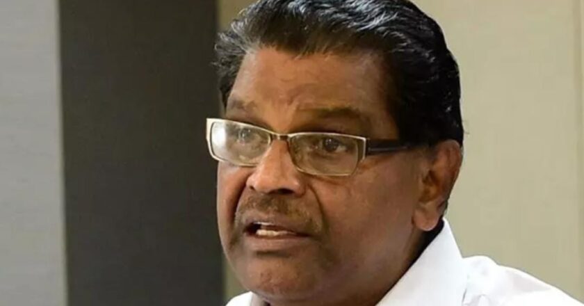 തിരുവഞ്ചൂർ രാധാകൃഷ്ണന് നേരെ ‘വെർച്വൽ അറസ്റ്റ്’ ഭീഷണി; ഡി.ജി.പിക്ക് പരാതി നൽകി