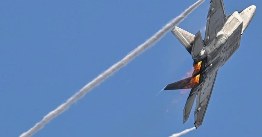 ​ഗ്രീൻലൻഡിൽ യുഎസ് യുദ്ധവിമാനങ്ങൾ വിന്യസിക്കുന്നു; യൂറോപ്യൻ രാജ്യങ്ങൾക്ക് ട്രംപിന്റെ ഭീഷണി