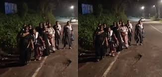 ശബരിമല തീർത്ഥാടകരെ വഴിയിൽ ഇറക്കിവിട്ട സംഭവം; KSRTC കണ്ടക്ടറെ സ്ഥലംമാറ്റി,