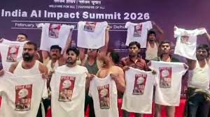 എഐ ഉച്ചകോടിയിൽ യൂത്ത് കോൺഗ്രസ് പ്രതിഷേധം; ഷർട്ട് ഊരി മുദ്രാവാക്യം, പ്രവർത്തകർ കസ്റ്റഡിയിൽ