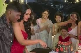 ഭരണഘടനയെ സാക്ഷിയാക്കി വേടനും നവമിലതയും വിവാഹിതരായി