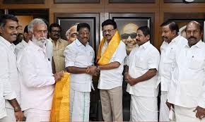 ഒ. പനീര്‍ശെല്‍വം ഡിഎംകെയില്‍; സ്വീകരിച്ച് എം.കെ. സ്റ്റാലിന്‍