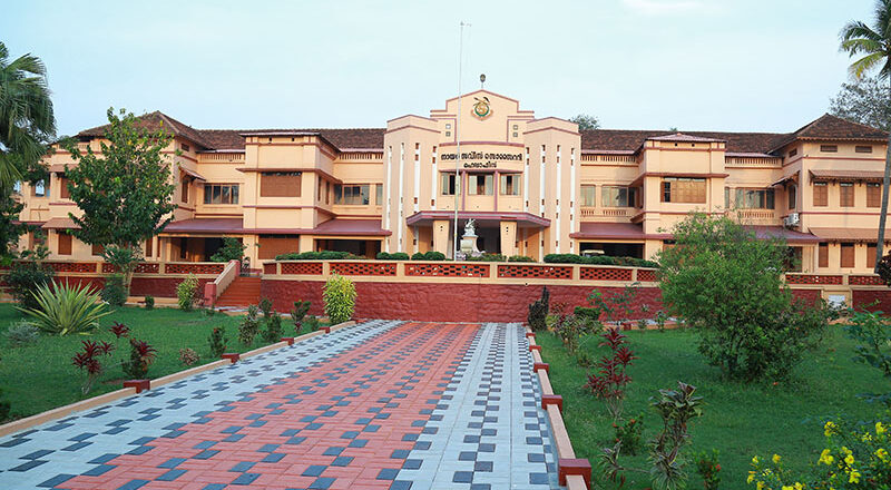 മന്നം സമാധിയില് ഉപരാഷ്ട്രപതിയെ പുഷ്പാര്ച്ചന നടത്തുന്നതില് വിലക്കി എന്എസ്എസ്